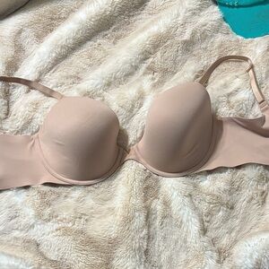Victoria’s Secret bra 34ddd